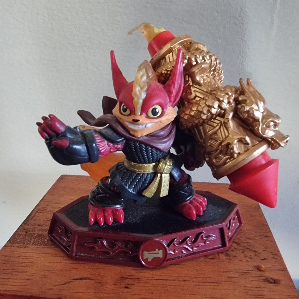 Skylanders Imaginators Flare Wolf Master Sensei Activision